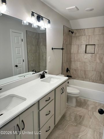 888 Hazelwood Drive, Lake Cormorant, MS 38641