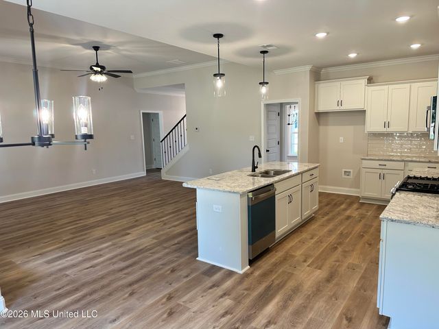 888 Hazelwood Drive, Lake Cormorant, MS 38641