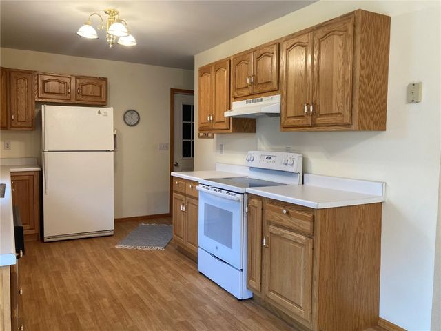 202 S 9th Avenue, Vinton, IA 52349