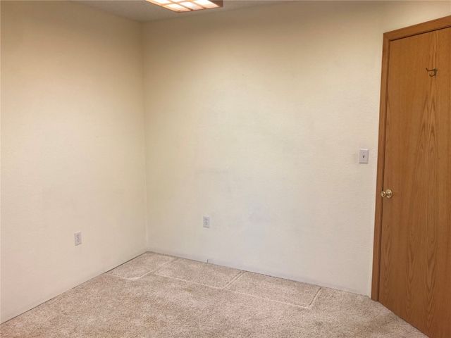 202 S 9th Avenue, Vinton, IA 52349