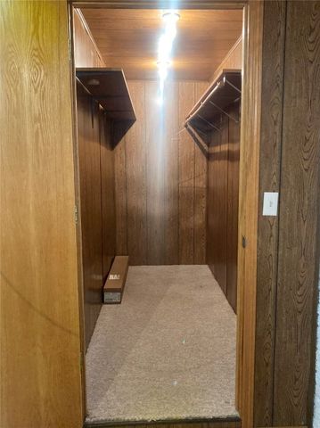 202 S 9th Avenue, Vinton, IA 52349