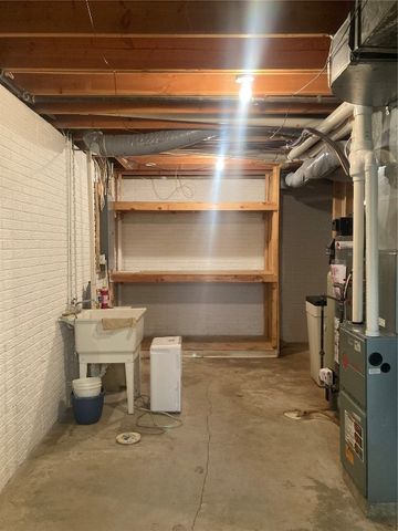 202 S 9th Avenue, Vinton, IA 52349