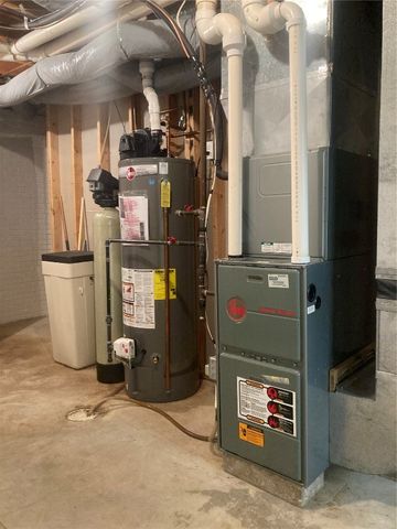 202 S 9th Avenue, Vinton, IA 52349