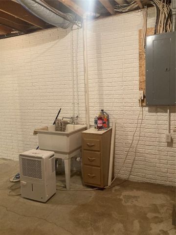 202 S 9th Avenue, Vinton, IA 52349