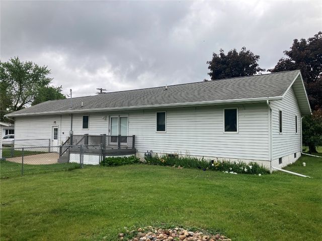 202 S 9th Avenue, Vinton, IA 52349