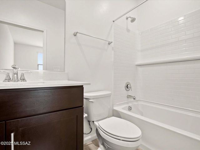 728 W Calle Cubeta, Sahuarita, AZ 85629