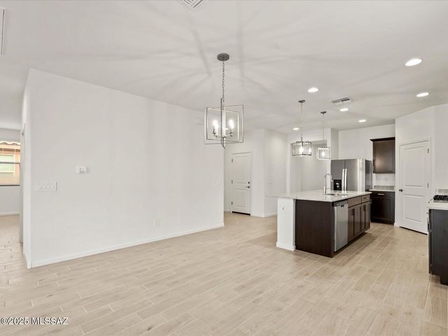 728 W Calle Cubeta, Sahuarita, AZ 85629