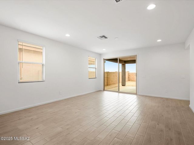 728 W Calle Cubeta, Sahuarita, AZ 85629