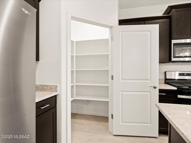 728 W Calle Cubeta, Sahuarita, AZ 85629