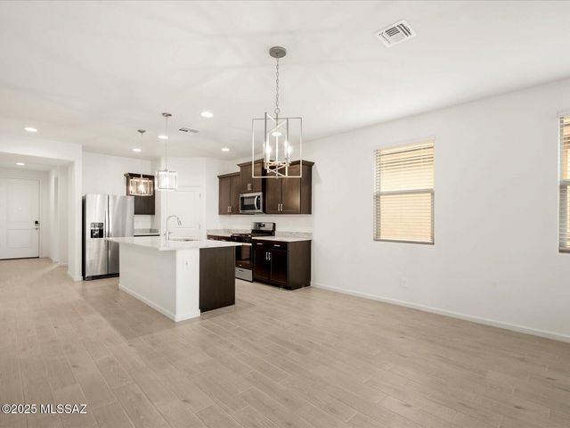 728 W Calle Cubeta, Sahuarita, AZ 85629