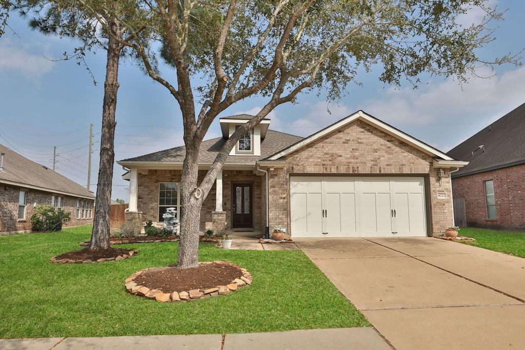 8222 Groveland Hills Drive, Cypress, TX 77433