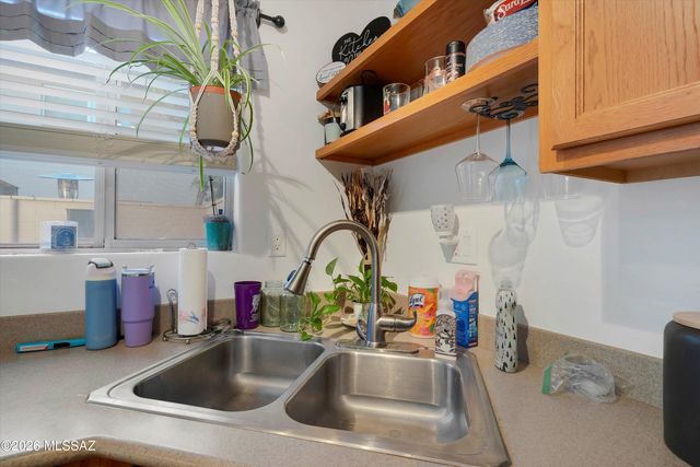 915 N Venice Ave Apt B, Tucson, AZ 85711