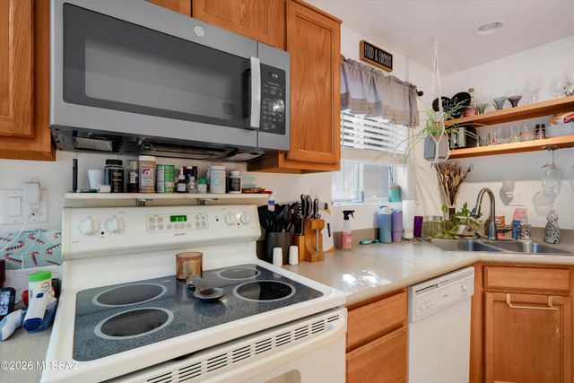 915 N Venice Ave Apt B, Tucson, AZ 85711