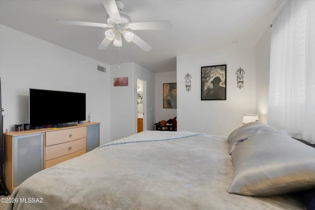 915 N Venice Ave Apt B, Tucson, AZ 85711