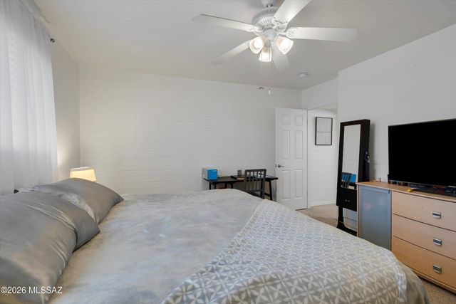 915 N Venice Ave Apt B, Tucson, AZ 85711