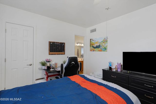 915 N Venice Ave Apt B, Tucson, AZ 85711