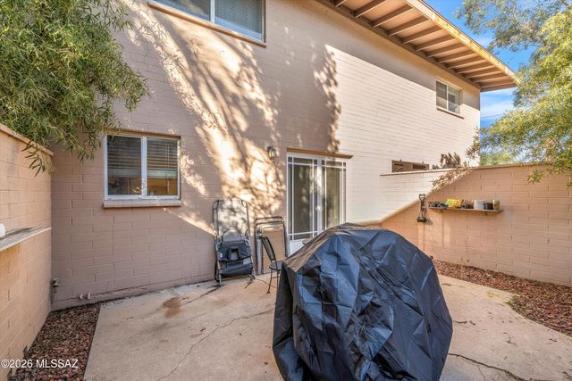 915 N Venice Ave Apt B, Tucson, AZ 85711