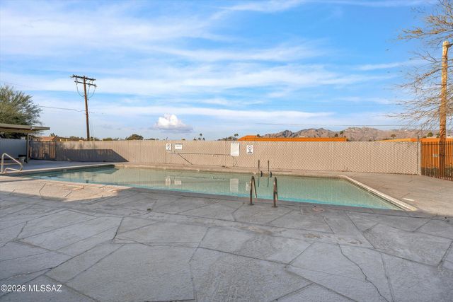 915 N Venice Ave Apt B, Tucson, AZ 85711