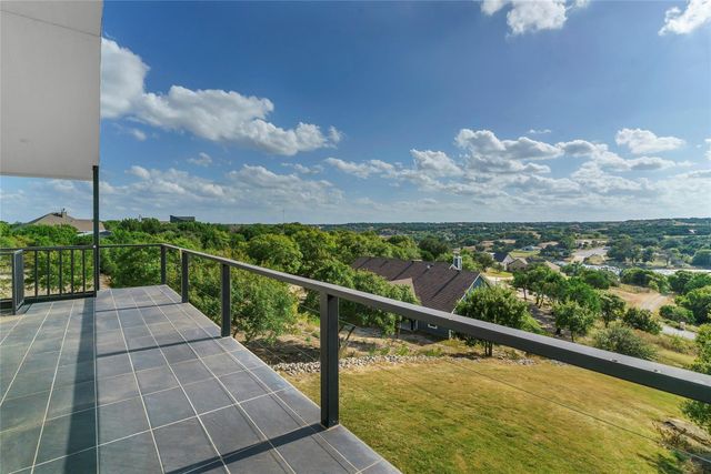 200 Peninsula Court, Bluff Dale, TX 76433