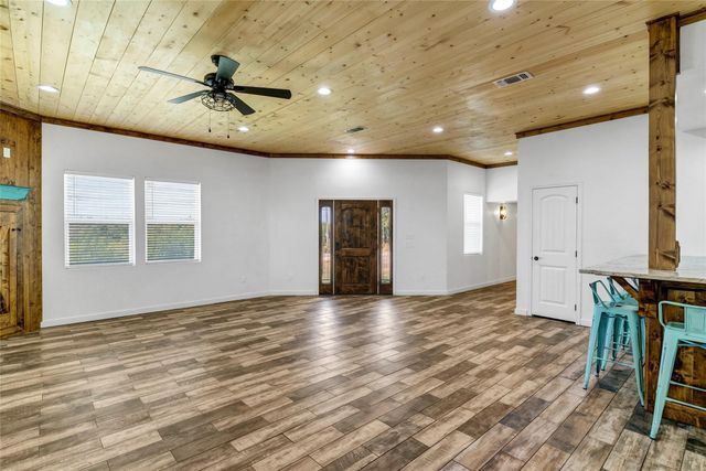 200 Peninsula Court, Bluff Dale, TX 76433