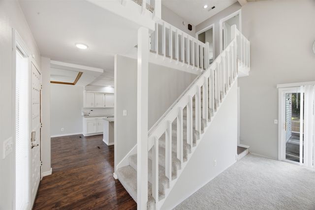 613 N Tanglewood Ct, Derby, KS 67037