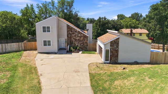613 N Tanglewood Ct, Derby, KS 67037