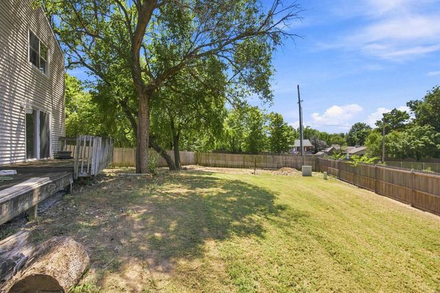 613 N Tanglewood Ct, Derby, KS 67037