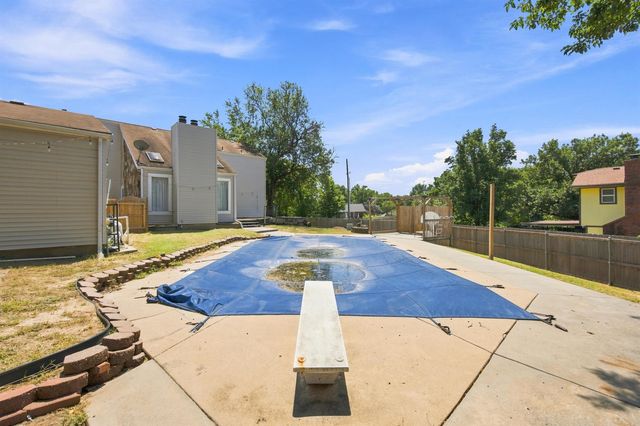 613 N Tanglewood Ct, Derby, KS 67037