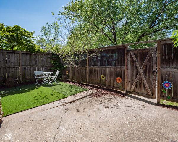 4251 Woodsage Trace, Indianapolis, IN 46237