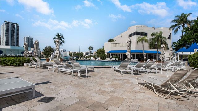 19707 Turnberry Way 8B, Aventura, FL 33180