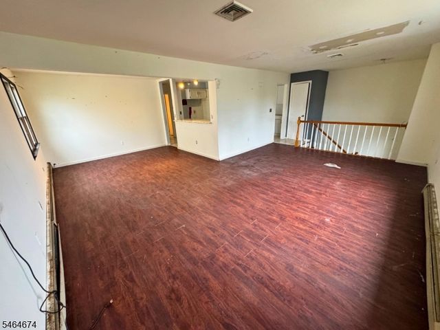 43 Hope St, Lodi Boro, NJ 07644