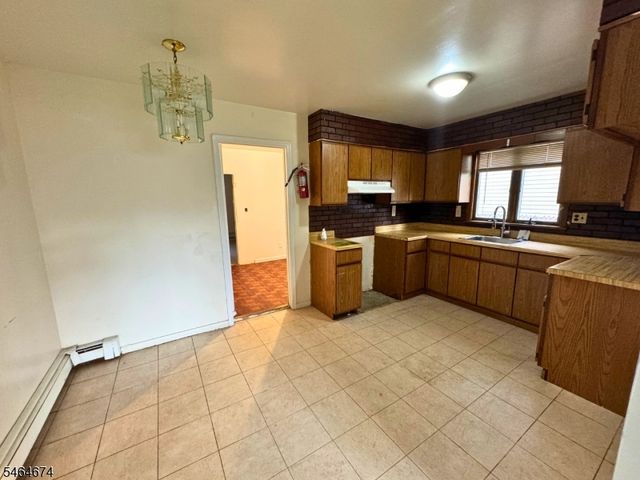 43 Hope St, Lodi Boro, NJ 07644