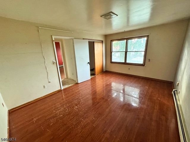 43 Hope St, Lodi Boro, NJ 07644