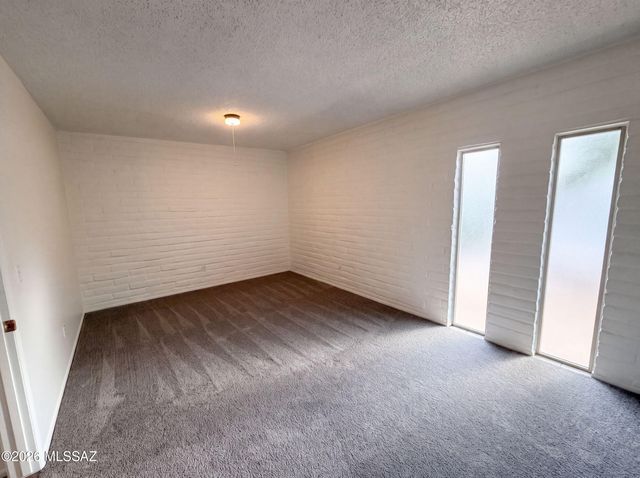 917 N Miller Drive, Tucson, AZ 85710