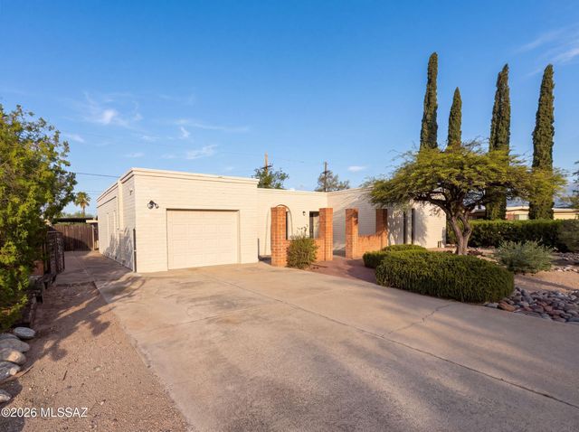 917 N Miller Drive, Tucson, AZ 85710