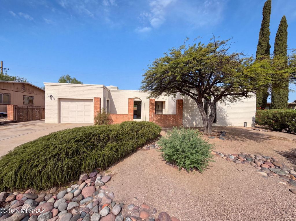917 N Miller Drive, Tucson, AZ 85710