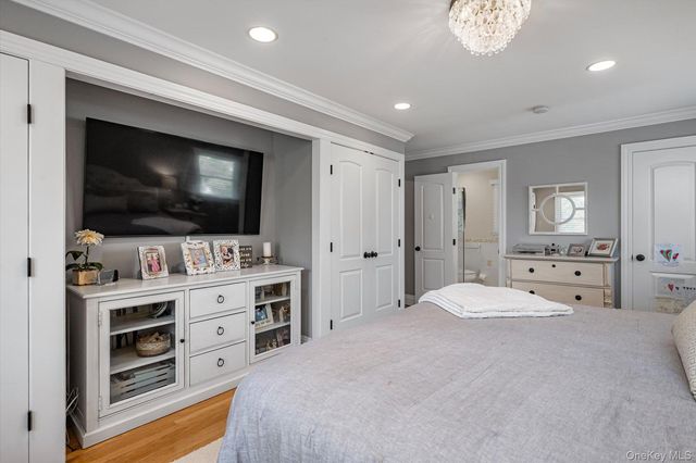 1 Catherwood Crescent, Melville, NY 11747