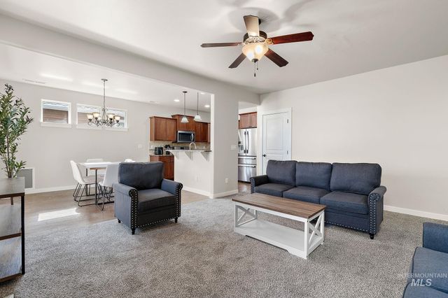 10130 W Brownstone Dr, Boise, ID 83709