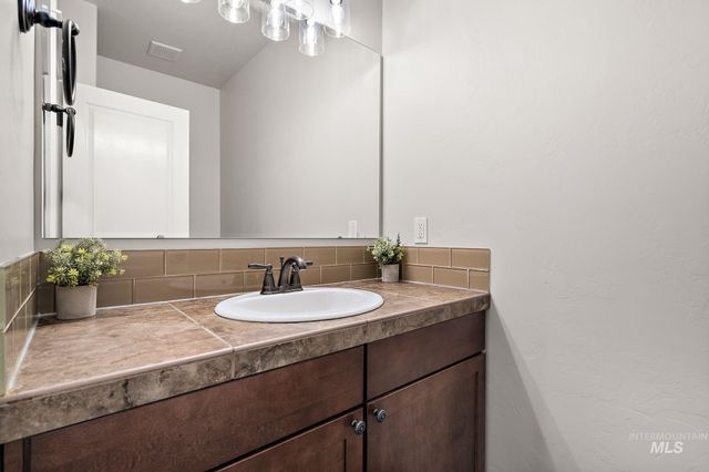 10130 W Brownstone Dr, Boise, ID 83709