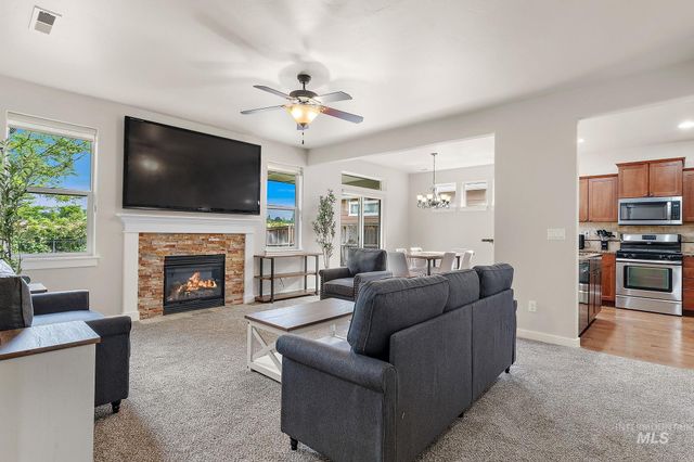 10130 W Brownstone Dr, Boise, ID 83709