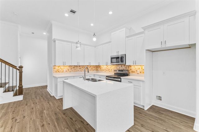 7805 Farnsworth Street B, Houston, TX 77022