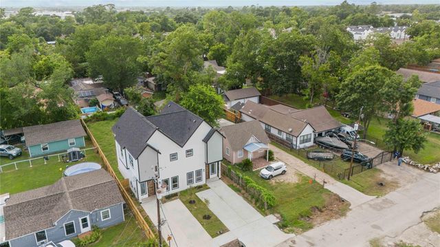 7805 Farnsworth Street B, Houston, TX 77022