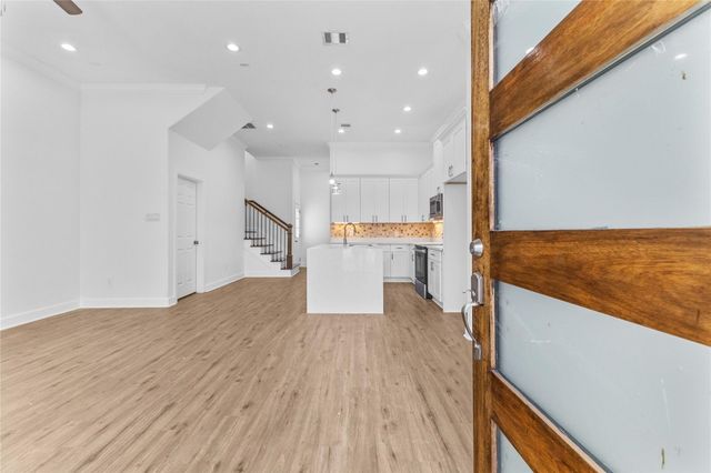 7805 Farnsworth Street B, Houston, TX 77022