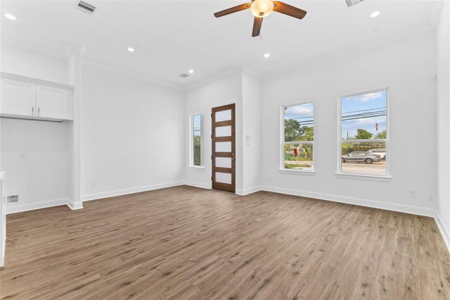 7805 Farnsworth Street B, Houston, TX 77022
