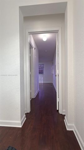 17640 NW 73rd Ave 200-19, Hialeah, FL 33015