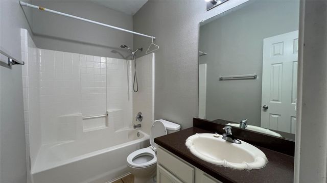 8128 Hulen Park Circle, Fort Worth, TX 76123