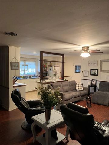 100 HILTON Court, Pineville, LA 71360