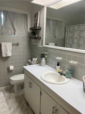 100 HILTON Court, Pineville, LA 71360