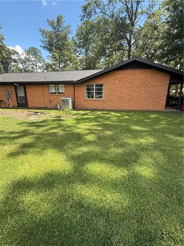 100 HILTON Court, Pineville, LA 71360