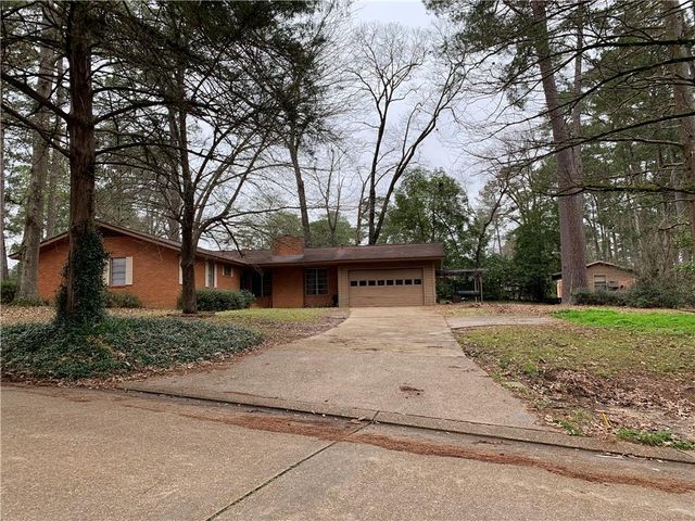 100 HILTON Court, Pineville, LA 71360